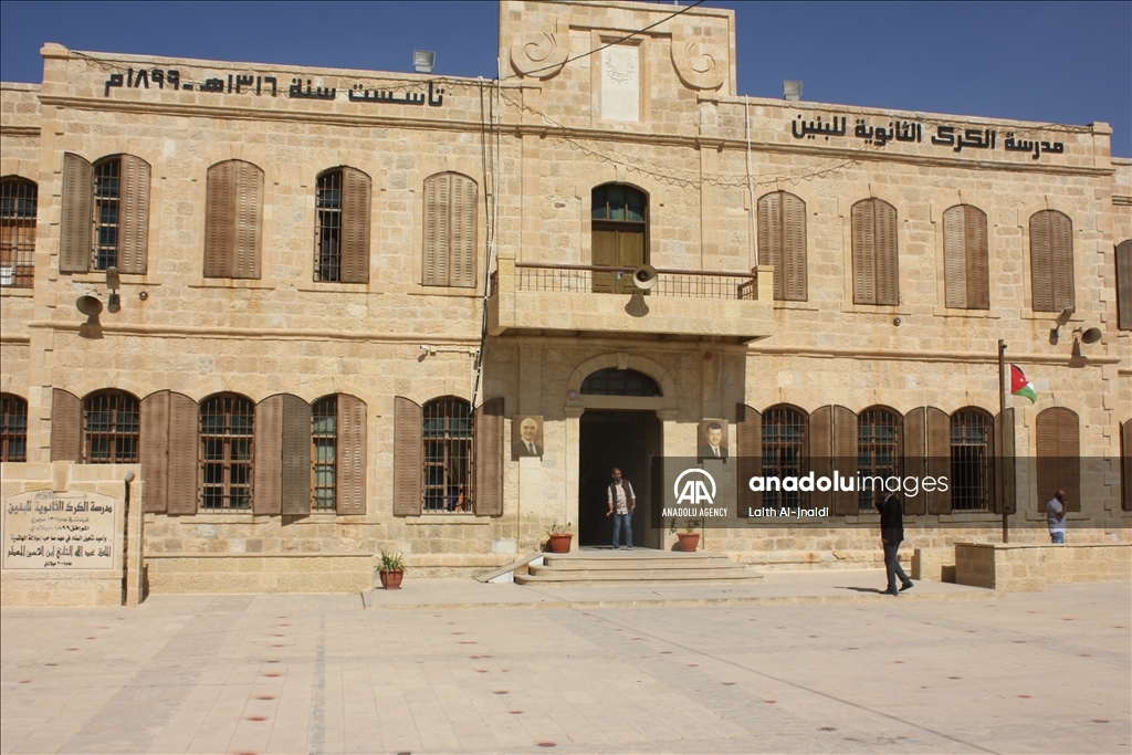 المدرسة "الرشدية" في الكرك الأردنية.. شاهد عثماني على رفعة التعليم
