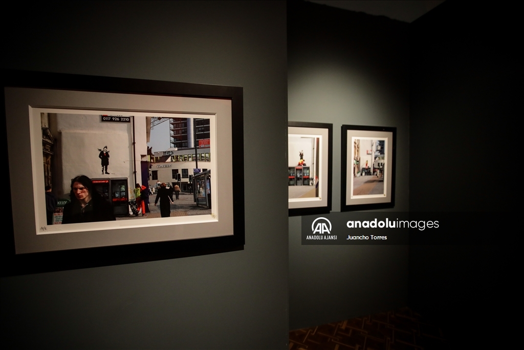 Kolombiya'da Banksy'nin "Genius or Vandal" sergisi