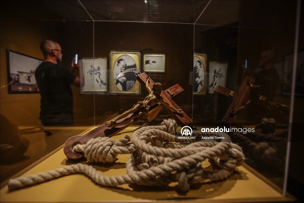 Kolombiya'da Banksy'nin "Genius or Vandal" sergisi