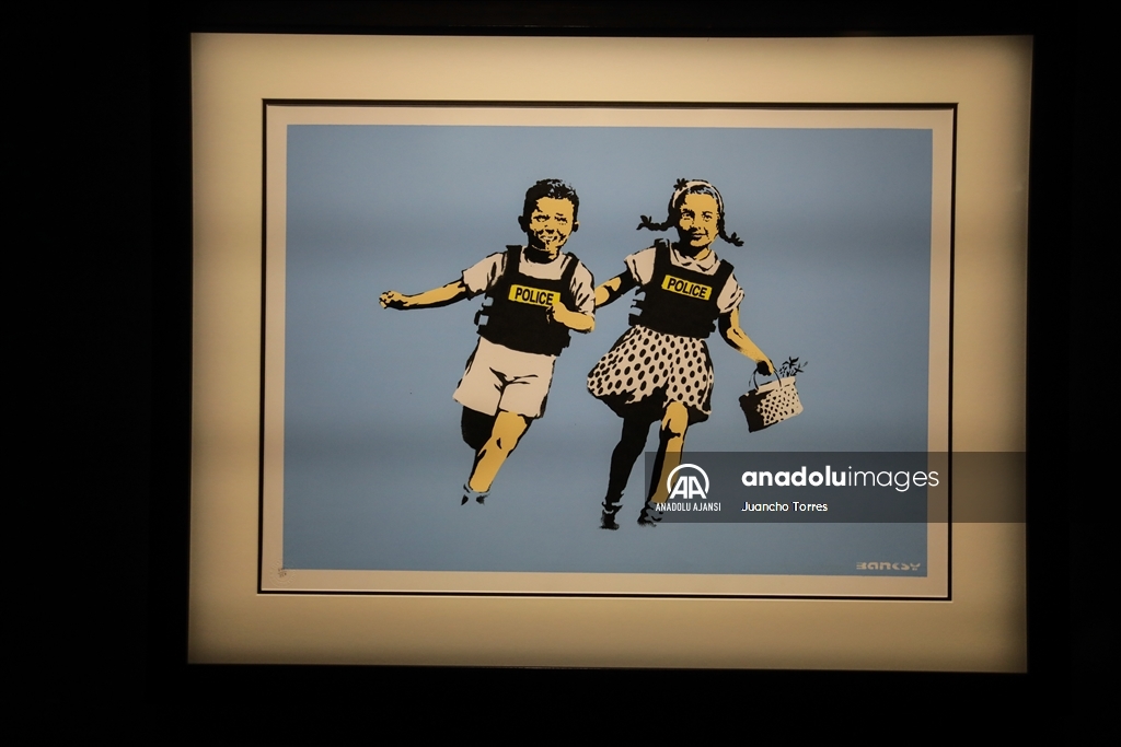 Kolombiya'da Banksy'nin "Genius or Vandal" sergisi