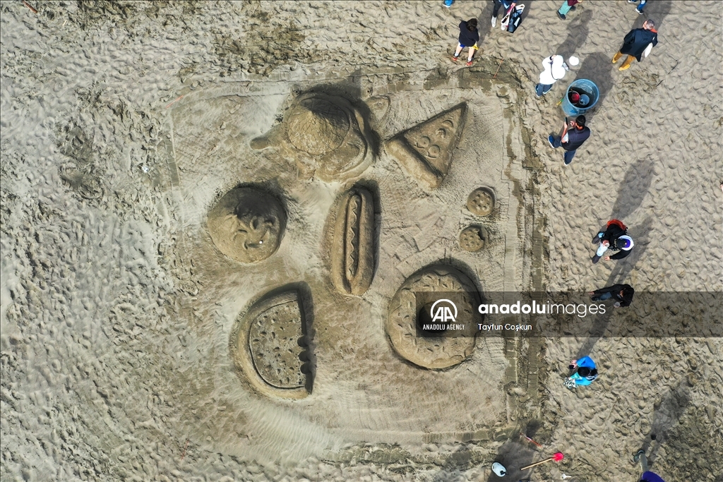 تماثيل رملية ملفتة للأنظار في سان فرانسيسكو