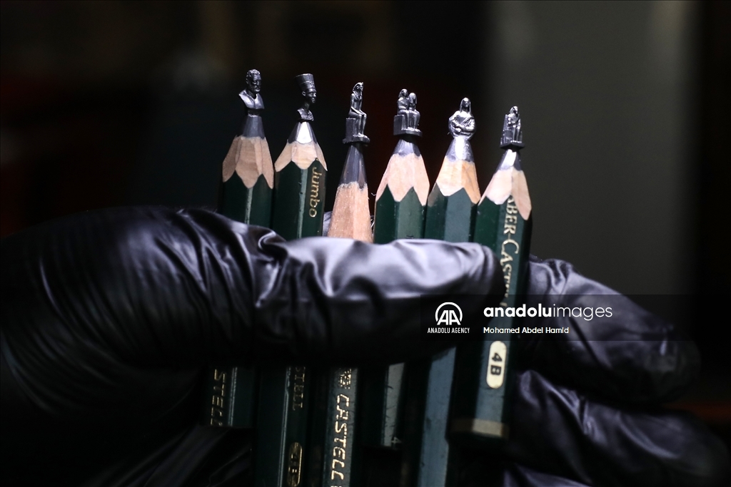 Egyptian artist turns pencil tips into art