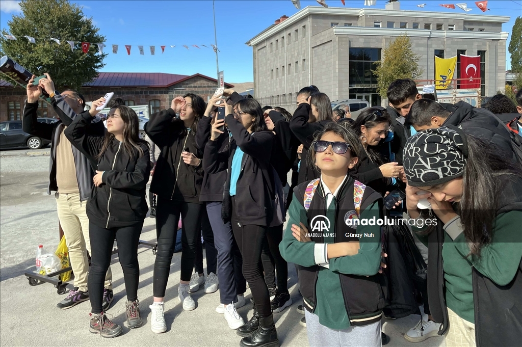Ardahan'da parçalı Güneş tutulması ilgiyle izlendi