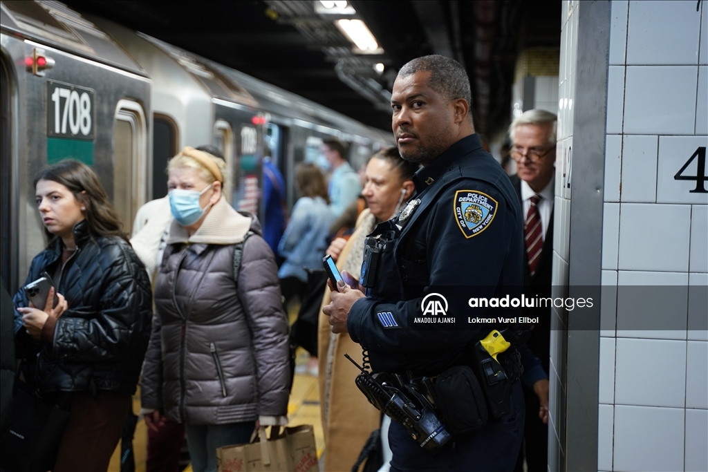 New York metrosunda artan suç oranları nedeniyle güvenlik önlemleri artırıldı