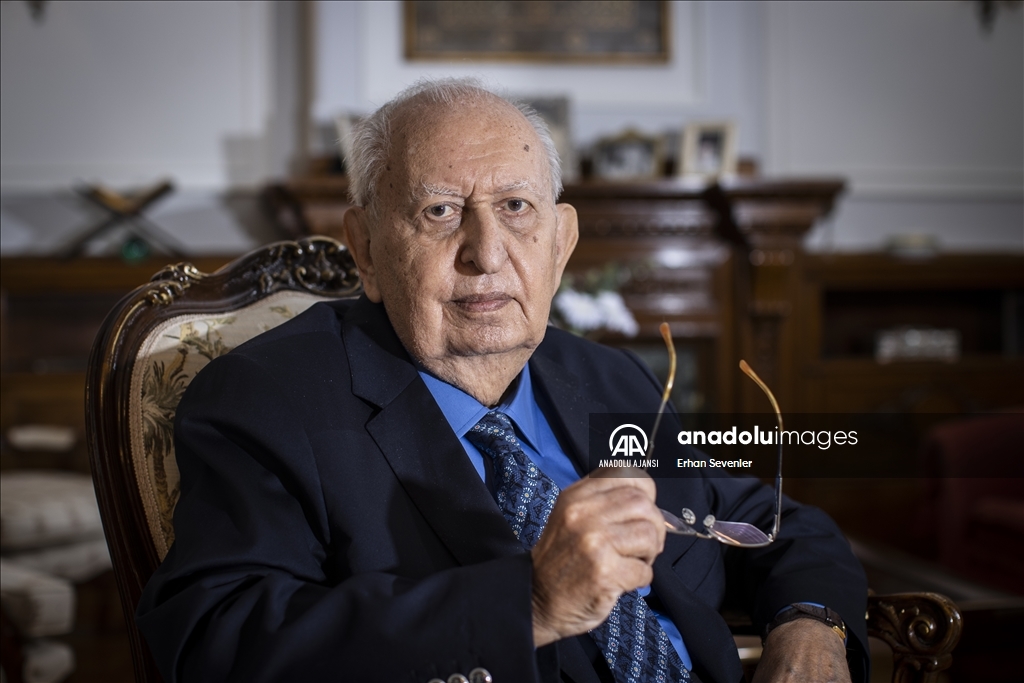 Hüsamettin Cindoruk