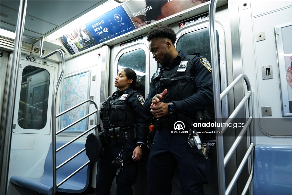 New York metrosunda artan suç oranları nedeniyle güvenlik önlemleri artırıldı