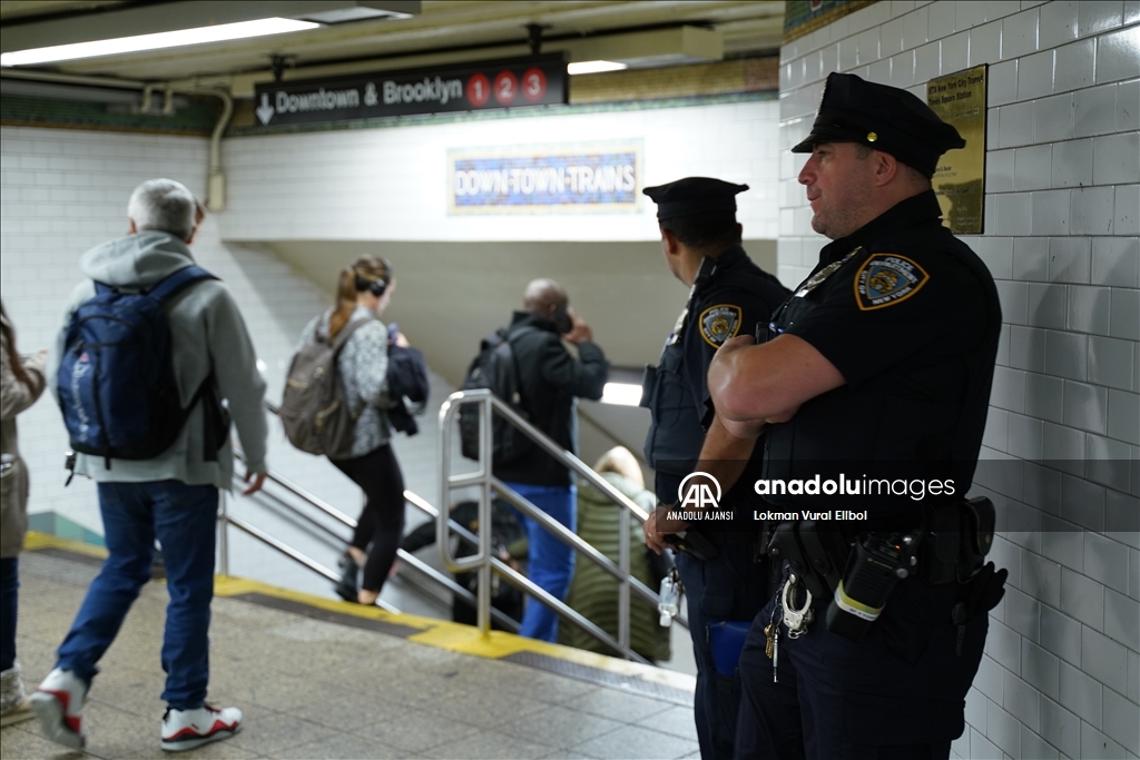 New York metrosunda artan suç oranları nedeniyle güvenlik önlemleri artırıldı