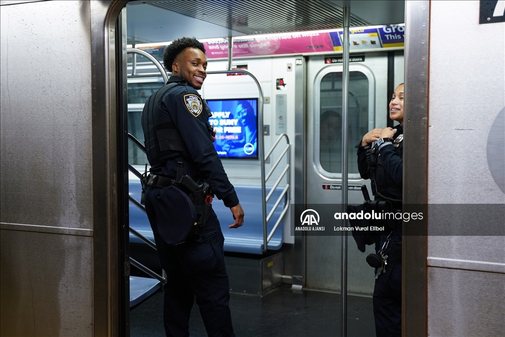 New York metrosunda artan suç oranları nedeniyle güvenlik önlemleri artırıldı