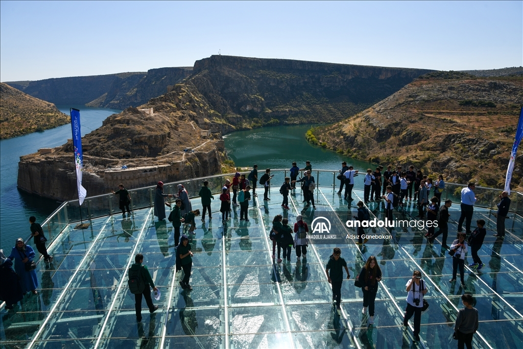 Gaziantep'teki tarihi Rumkale'de 600 kişi parçalı Güneş tutulmasını izledi