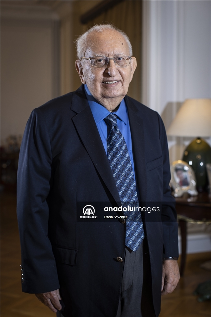 Hüsamettin Cindoruk