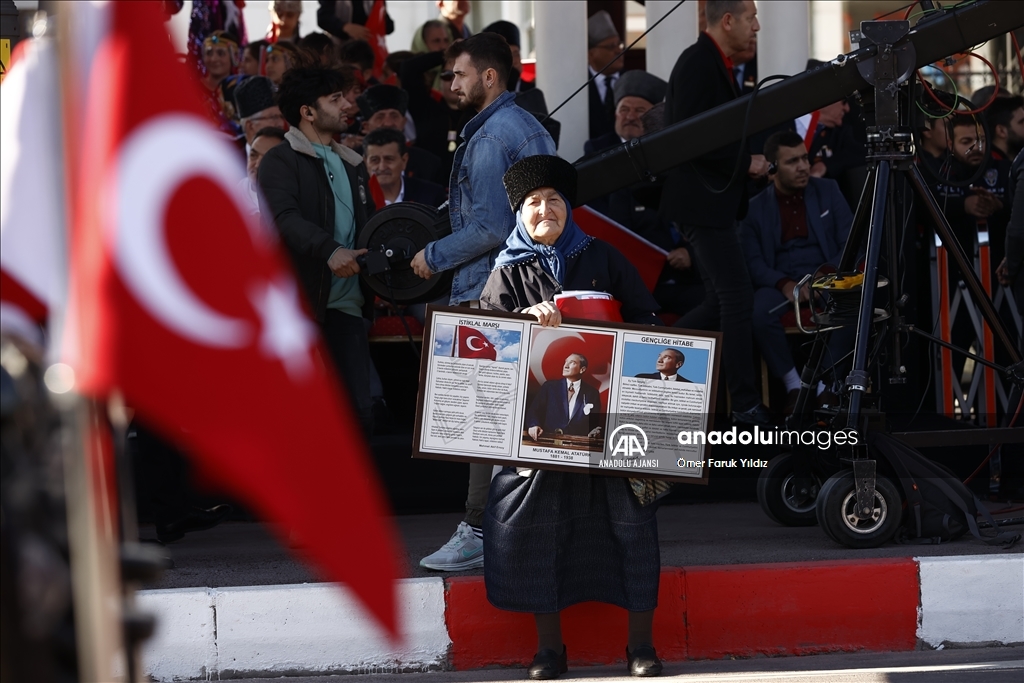 29 Ekim Cumhuriyet Bayramı kutlanıyor