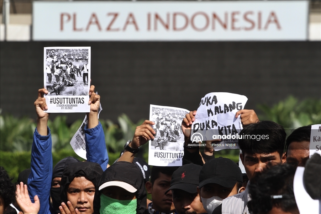 Pendukung sepak bola desak pihak berwenang usut tuntas tragedi Kanjuruhan