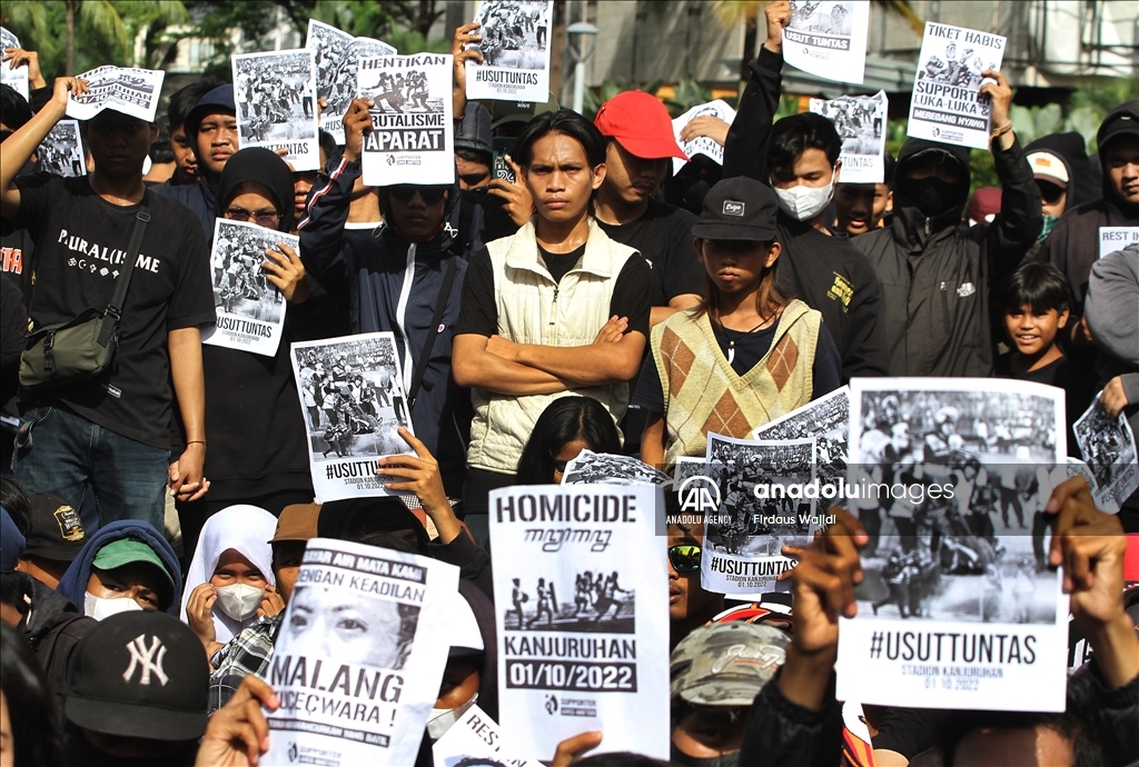 Pendukung sepak bola desak pihak berwenang usut tuntas tragedi Kanjuruhan