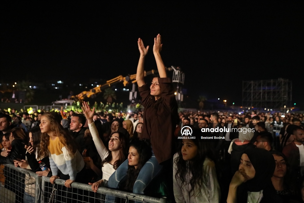 Cizre'de binlerce kişi konser ve DJ performansıyla eğlendi