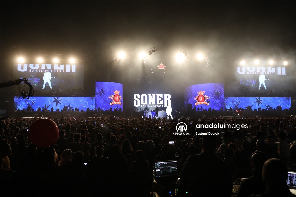 Cizre'de binlerce kişi konser ve DJ performansıyla eğlendi