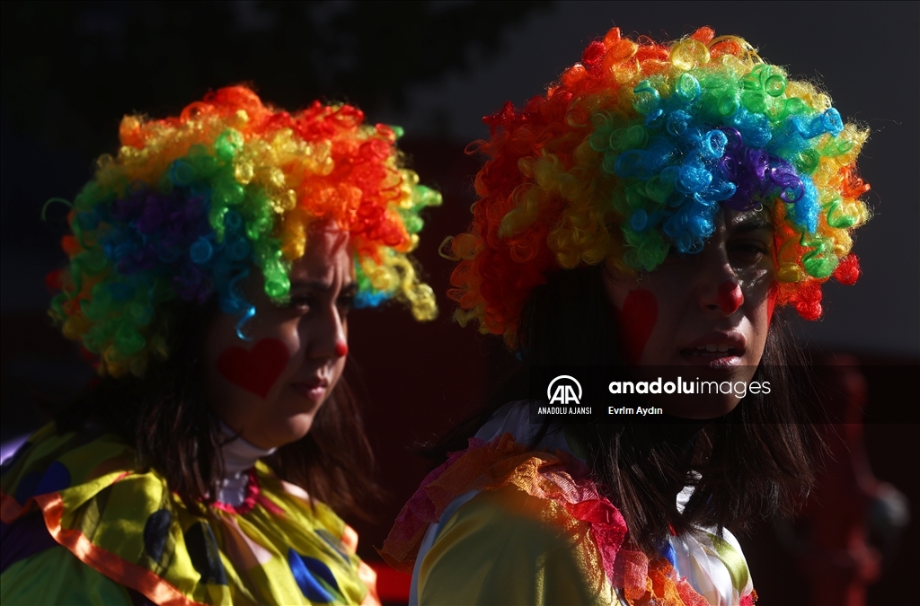 Türk Kızılay, "Kızılay Haftası Sokağı'nda" miniklerle buluştu