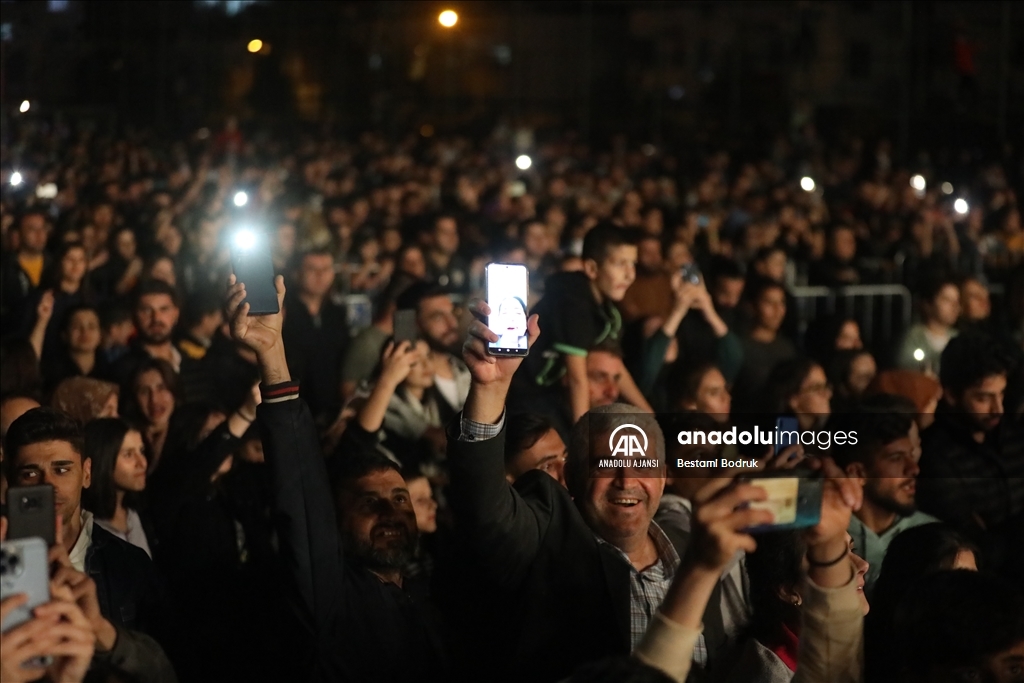 Cizre'de binlerce kişi konser ve DJ performansıyla eğlendi