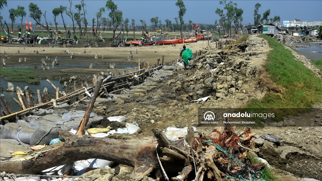 Bangladeş'teki tropikal fırtına Sitrang sonrası Çitagong kentinde oluşan hasar