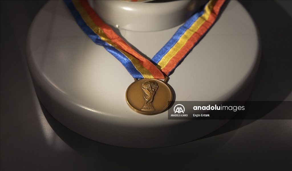 Türk Futbol Tarihi Sergisi ziyaretçilerini ağırlıyor