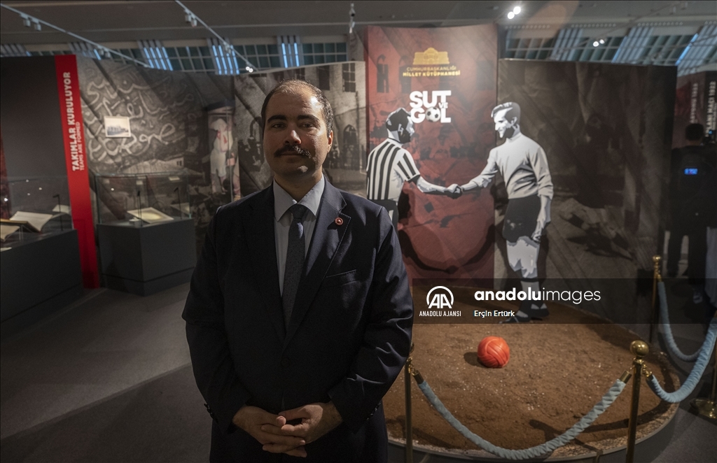 Türk Futbol Tarihi Sergisi ziyaretçilerini ağırlıyor