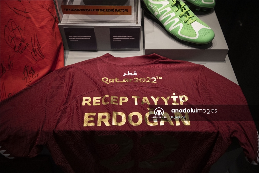 Türk Futbol Tarihi Sergisi ziyaretçilerini ağırlıyor