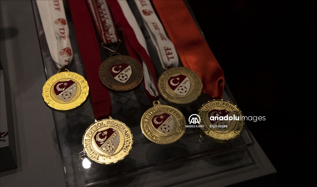 Türk Futbol Tarihi Sergisi ziyaretçilerini ağırlıyor