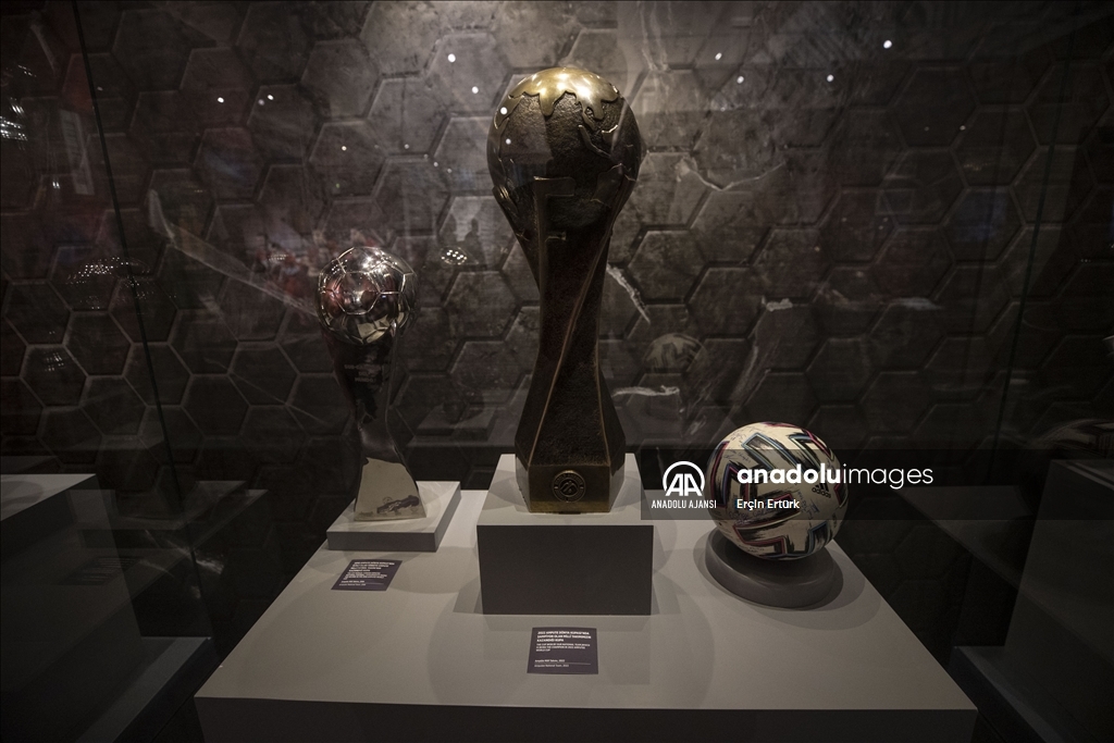 Türk Futbol Tarihi Sergisi ziyaretçilerini ağırlıyor