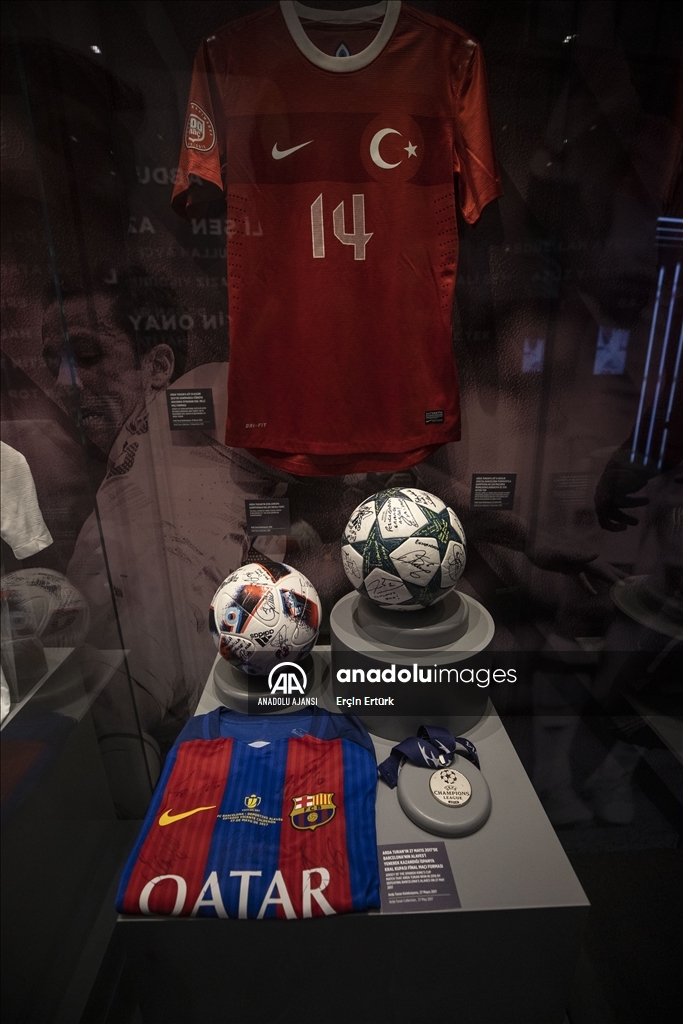 Türk Futbol Tarihi Sergisi ziyaretçilerini ağırlıyor