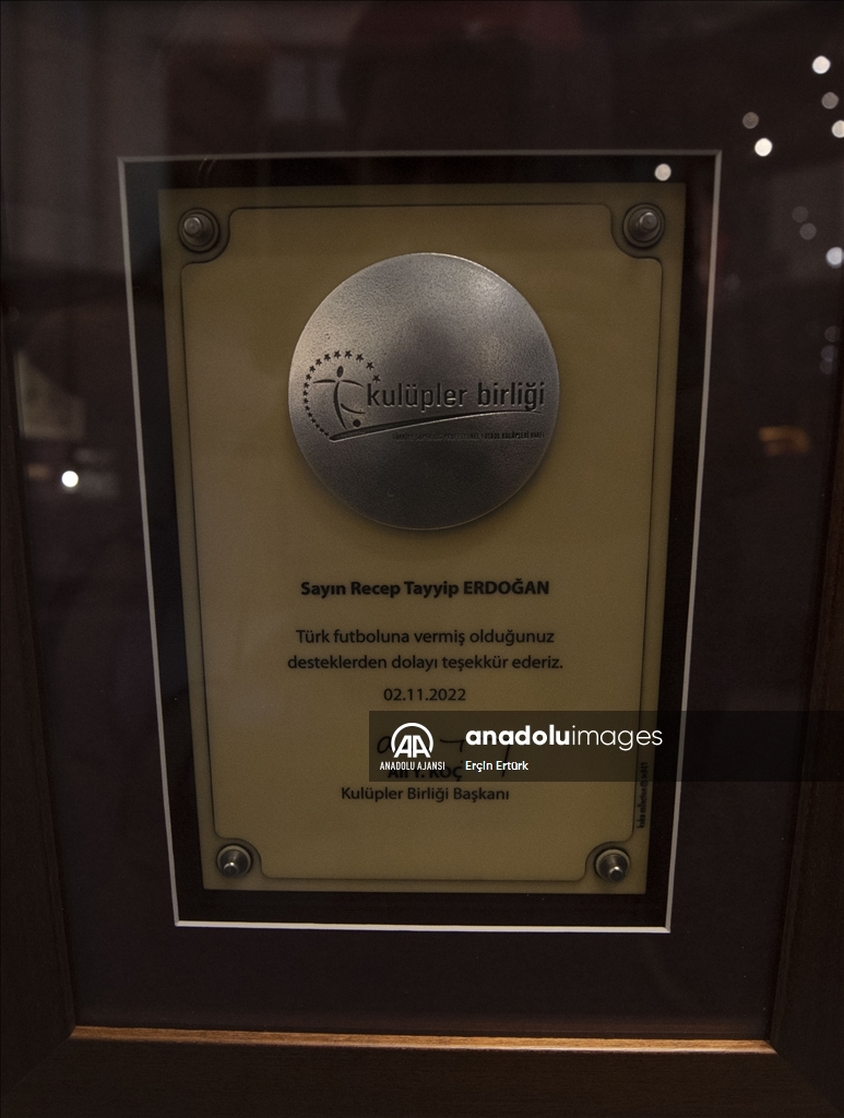 Türk Futbol Tarihi Sergisi ziyaretçilerini ağırlıyor