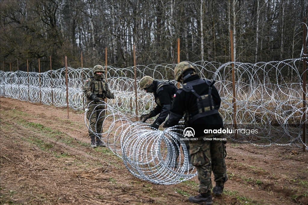 Poland starts to build barbed wire fence with Russian exclave Kaliningrad