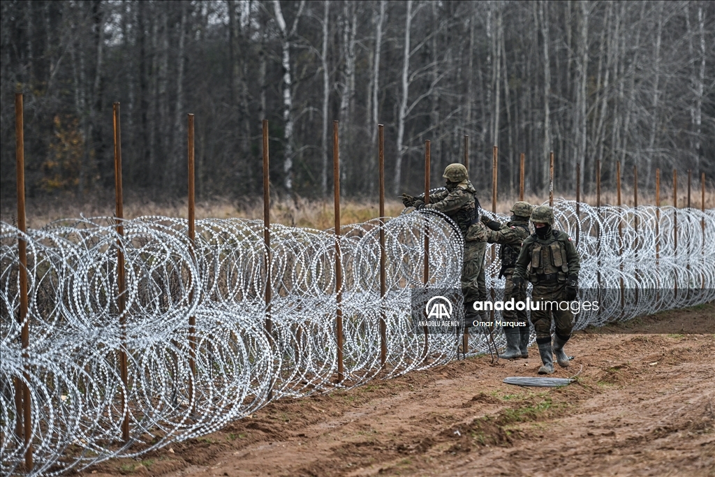 Poland starts to build barbed wire fence with Russian exclave Kaliningrad