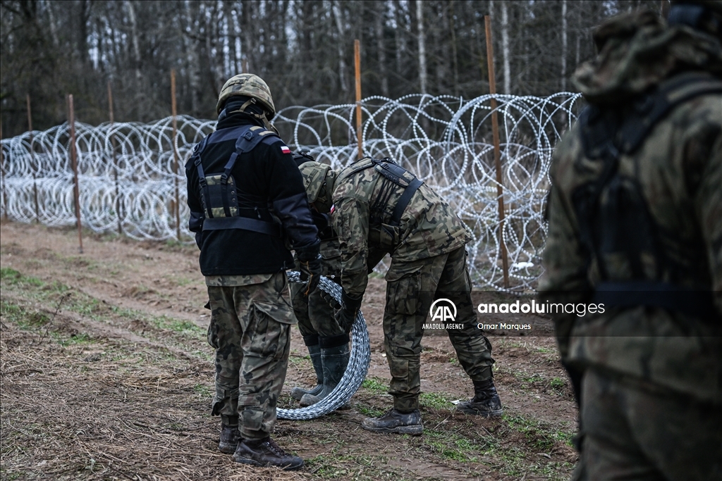 Poland starts to build barbed wire fence with Russian exclave Kaliningrad