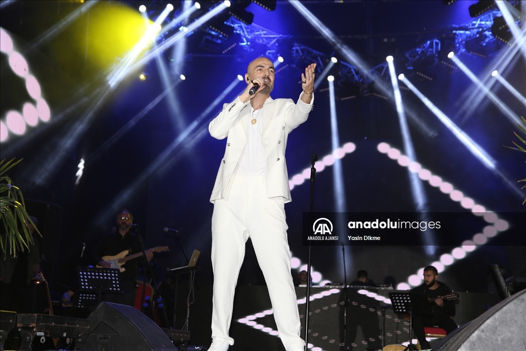 Urfalılar "Harran Pamuk Sanat Ve Müzik Festivali"nde eğlendi