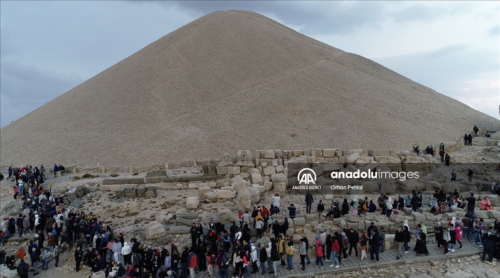 تركيا.. جبل نمرود يستقطب قرابة 223 ألف زائر