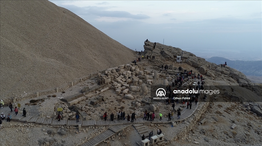 تركيا.. جبل نمرود يستقطب قرابة 223 ألف زائر