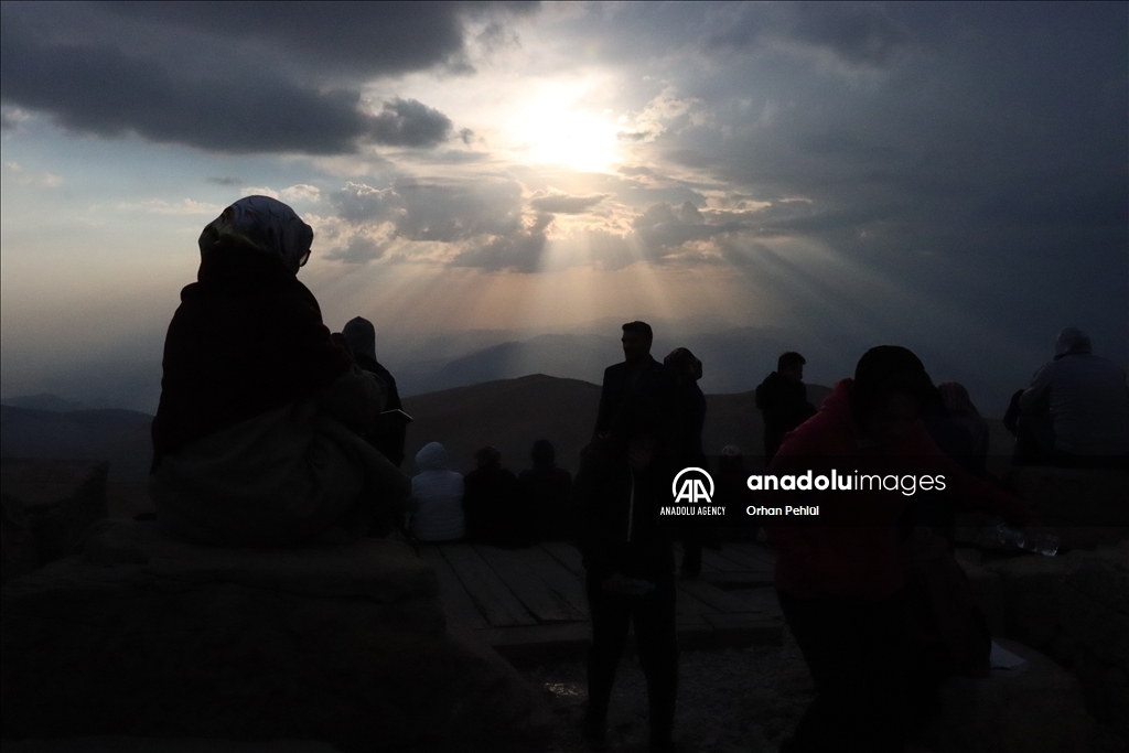 تركيا.. جبل نمرود يستقطب قرابة 223 ألف زائر
