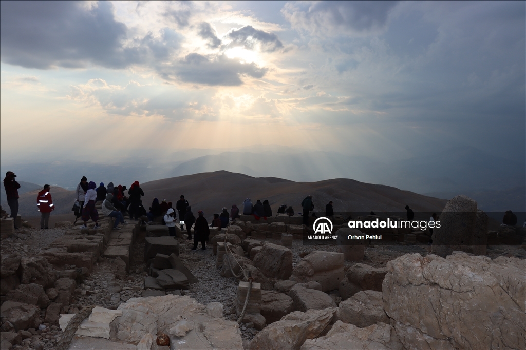 تركيا.. جبل نمرود يستقطب قرابة 223 ألف زائر