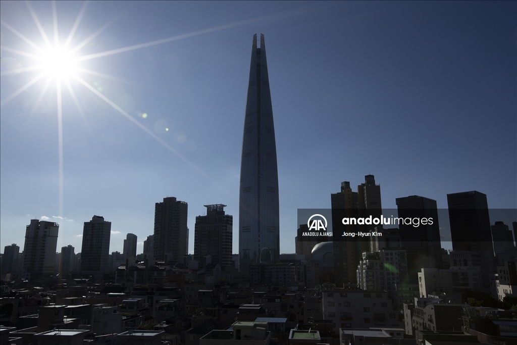 Kore'deki Dünya'nın en yüksek 5'inci gökdeleni olan "Lotte World Tower"