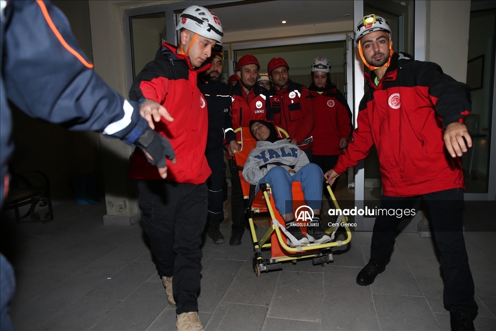 Hatay'da "Deprem Anı, Çök Kapan Tutun ve Tahliye" tatbikatı yapıldı