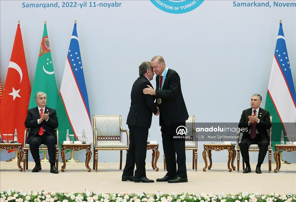 Cumhurbaşkanı Erdoğan'a Semerkant'ta "Türk Dünyası Ali Nişanı" verildi