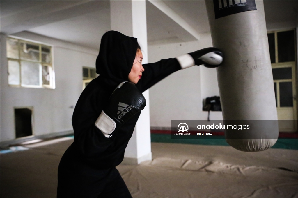 مبارزه دختران افغانستان با محدودیت‌های ورزشی طالبان