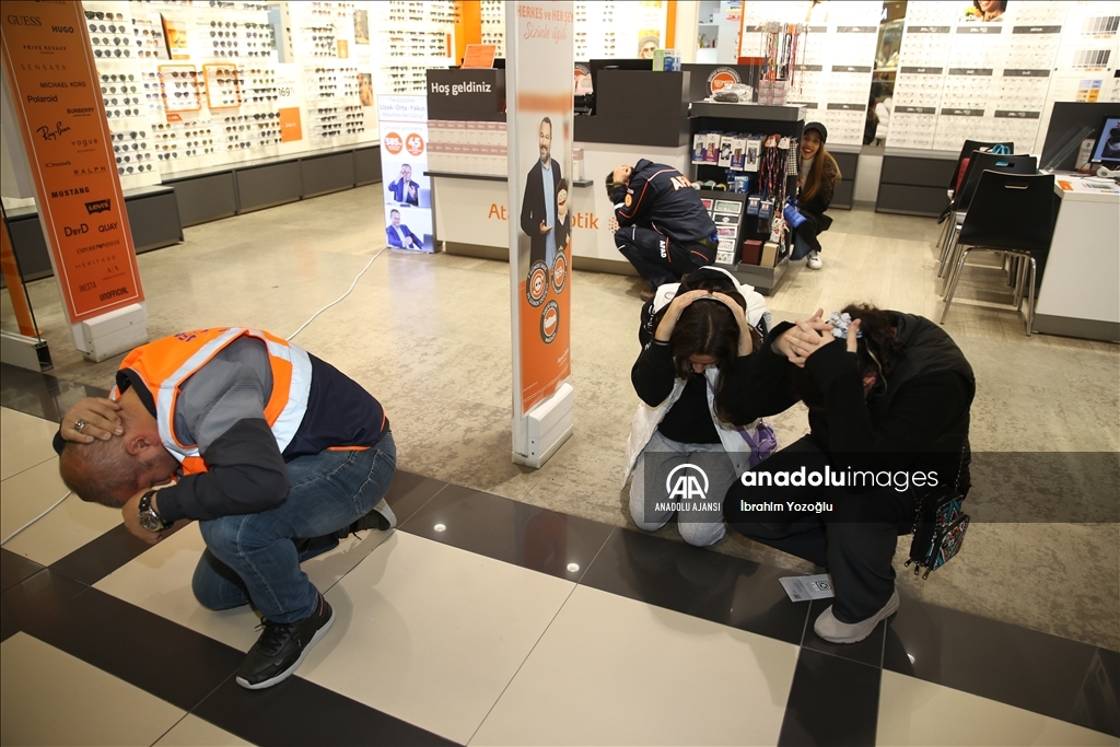 Türkiye genelinde "Çök Kapan Tutun" tatbikatı yapıldı