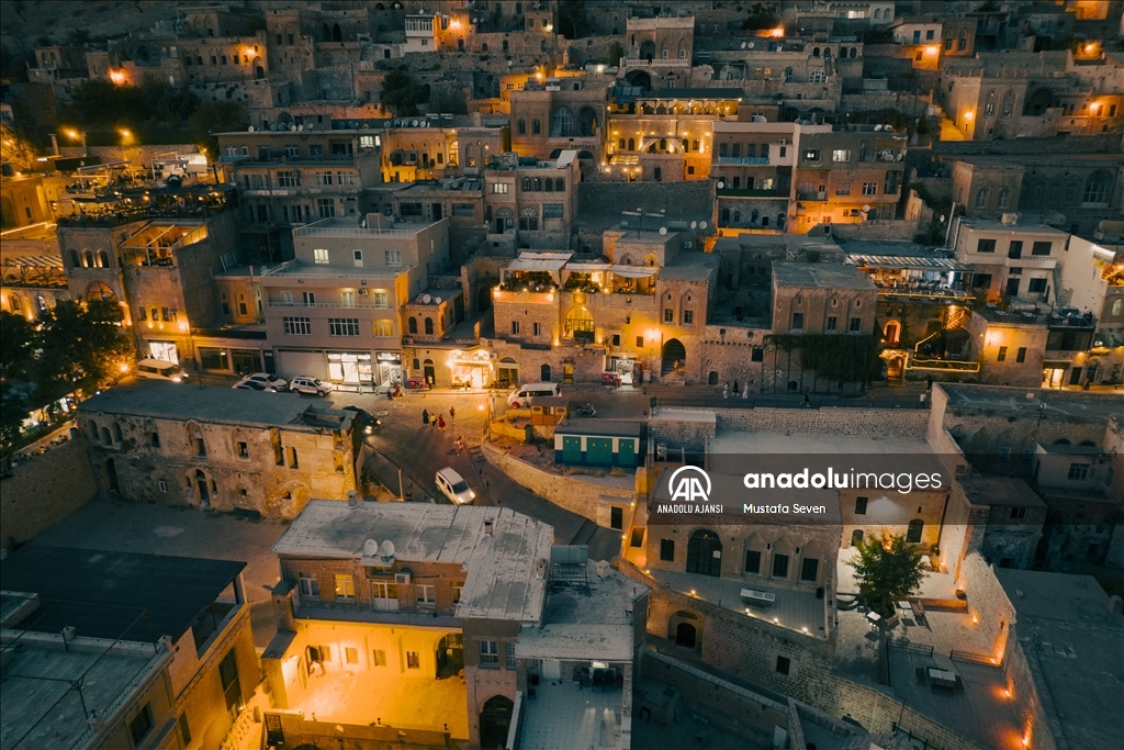 Mardin'de bazı tarihi mekanlar dron ile görüntülendi