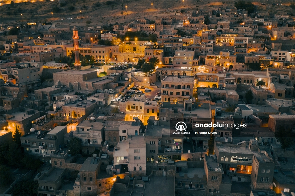 Mardin'de bazı tarihi mekanlar dron ile görüntülendi