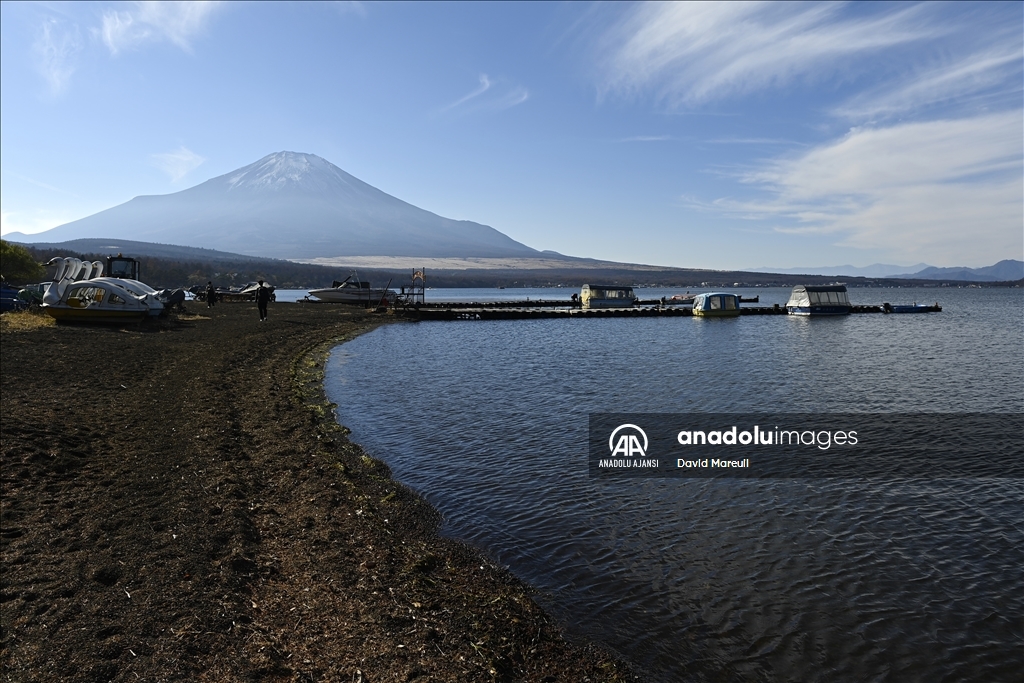 Japonya'nın doğal güzelliklere sahip Fuji Dağı ve Yamanakako Gölü