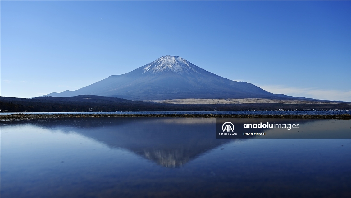 Japonya'nın doğal güzelliklere sahip Fuji Dağı ve Yamanakako Gölü