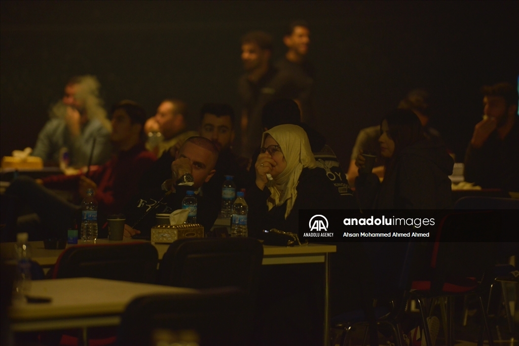 هەولێر .. هاووڵاتیان بە جۆش و خرۆشەوە سەیری یاری دەستپێکی مۆندیالی ٢٠٢٢ دەکەن 