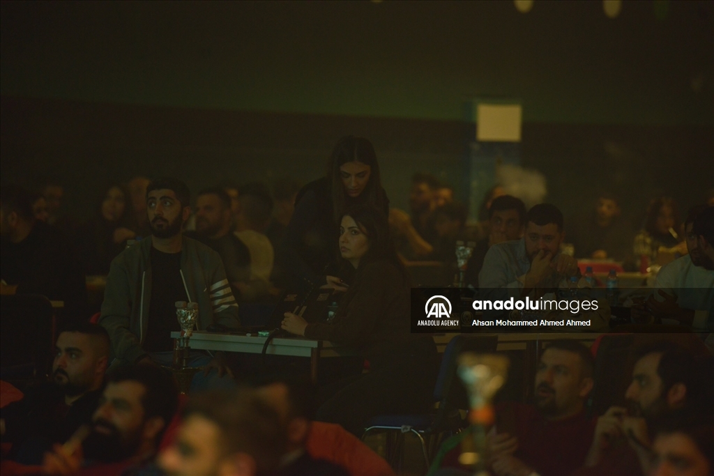هەولێر .. هاووڵاتیان بە جۆش و خرۆشەوە سەیری یاری دەستپێکی مۆندیالی ٢٠٢٢ دەکەن 