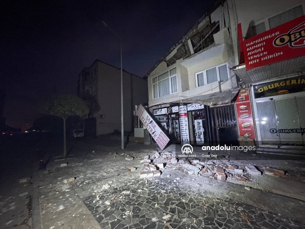 Düzce'de 5,9 büyüklüğünde deprem