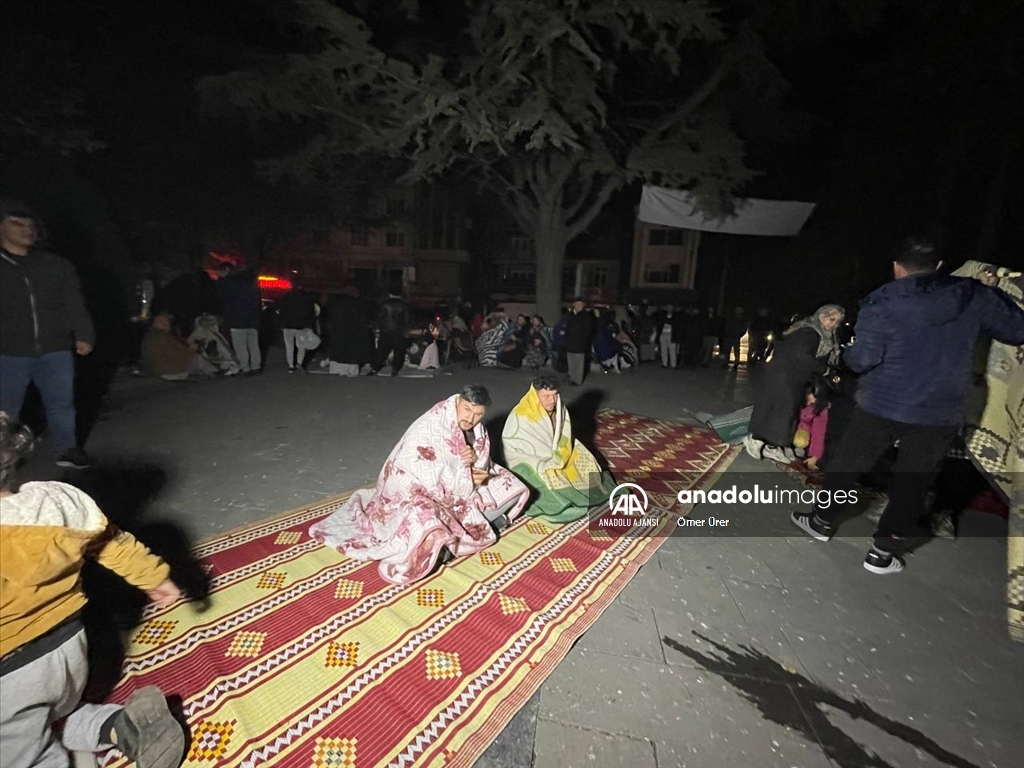 Düzce'deki deprem çevre illerde de hissedildi